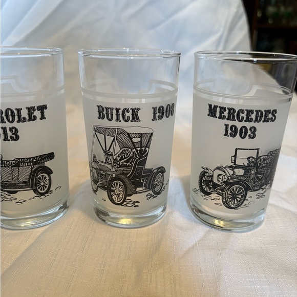 Vintage Car Themed Glass Set - Picture 5 of 8